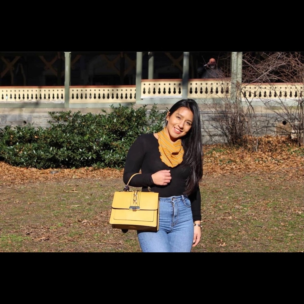 Meet your Posher, Diana carolina